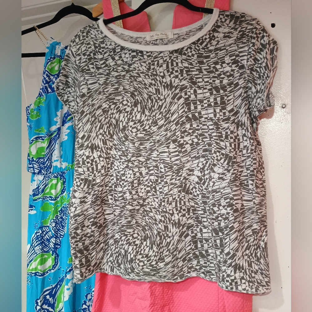 We The Free Abstract Patterned Olive Grey and White Cuff Sleeves Top - Picture 2 of 4
